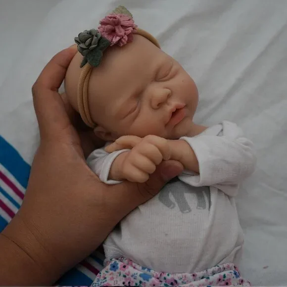 Lifelike Reborn Baby Doll 12 inch Full Silicone Newborn Girl Real Life Baby Doll - Picture 1 of 7